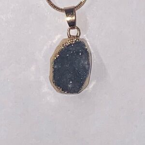 Quartz pendant necklace ❤️ Black